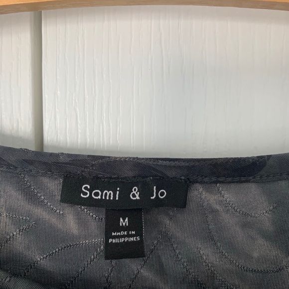 🌷2 for $20 Dress tank top - Picture 2 of 2